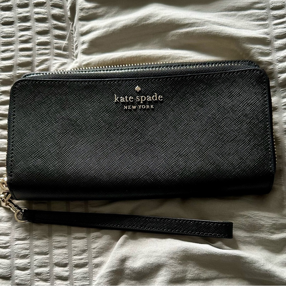 Kate Spade Large Carryall Wristlet